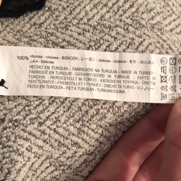 NWOT Zara polka dot silk button down - Picture 4 of 4